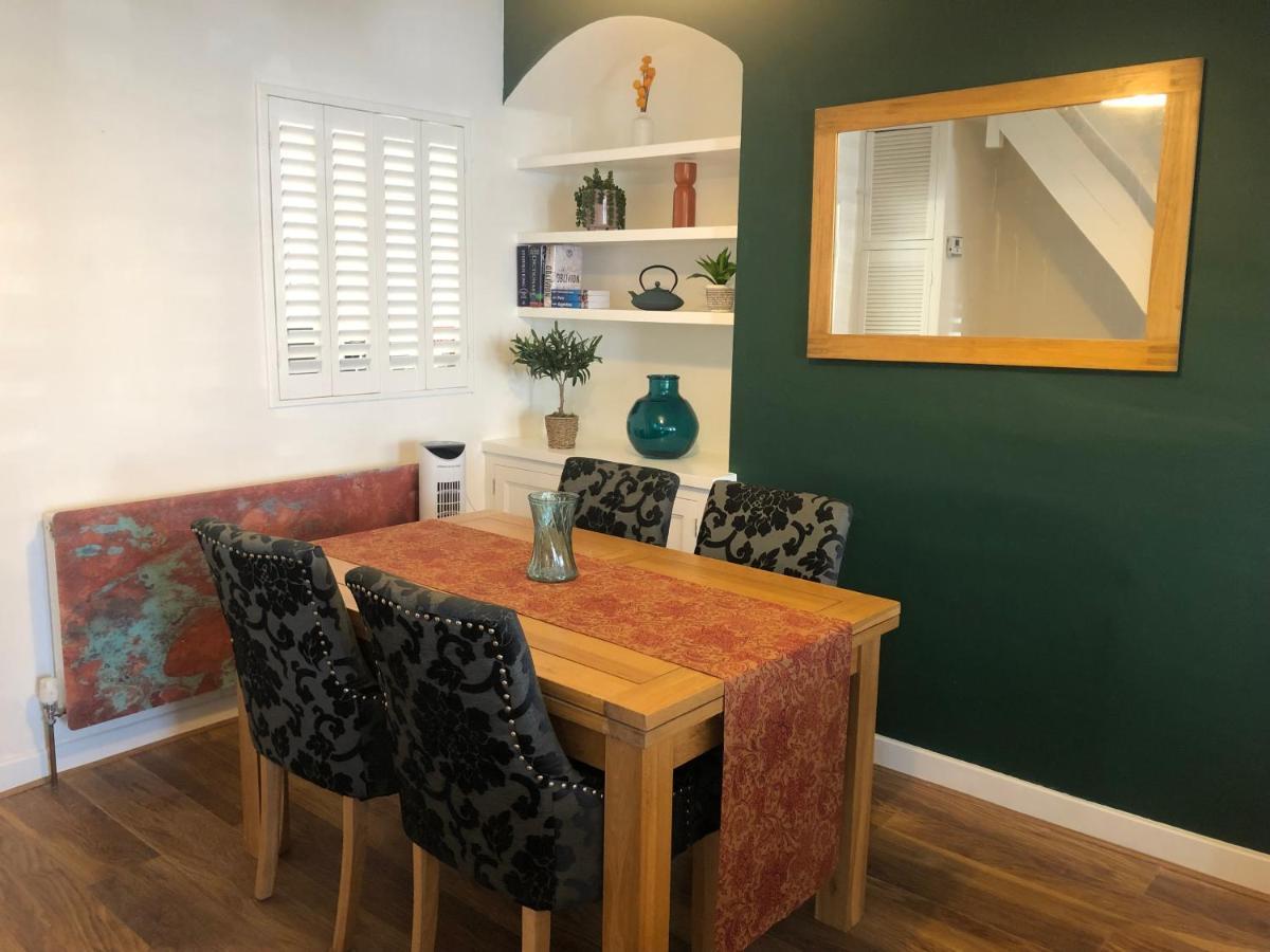 Homely Victorian Terraced Town House With Parking. Taunton Exterior photo
